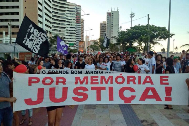 Ato no Centro de Fortaleza exige justiça aos jovens assassinados na chacina em 2015, 11/11g