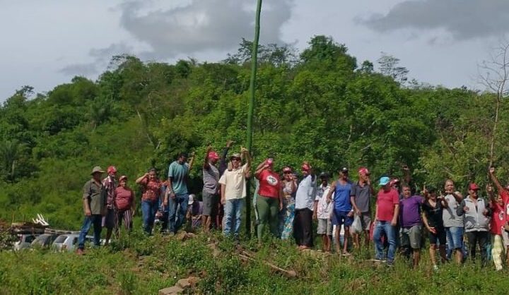 Camponeses ocupam terra em Pernambuco. Foto: MST