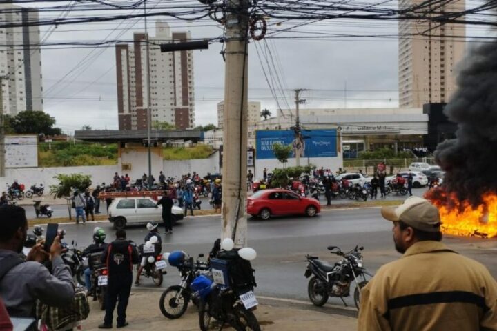 Motoristas de aplicativo realizam manifestação em Cuiabá. Foto: Assessoria/Só Notícias