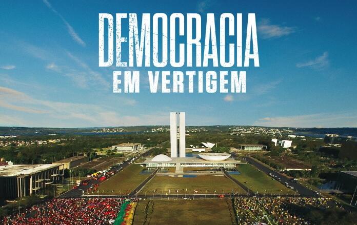 Pôster de "Democracia em Vertigem". Foto: Reprodução