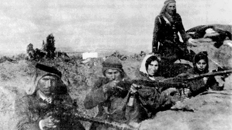 Guerrilheiros palestinos combatem o império inglês durante a década de 30. Foto: Reprodução