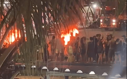 AM: Massas se revoltam contra a violência policial no Viver Melhor
